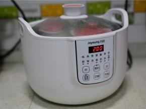 选择营养炖汤模式进行炖制。