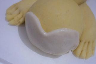 粘少量清水贴在老虎的脸部