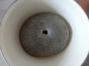 发酵至两倍大，手指戳洞不塌陷不回缩