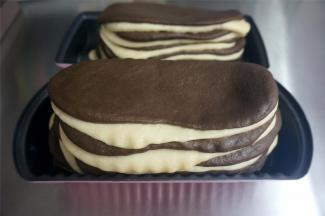 这是发酵好的状态，离模具顶部还有约1厘米的距离。