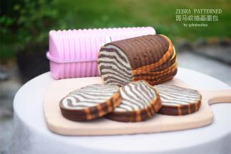 斑马纹插画面包ZEBRA PATTERNED