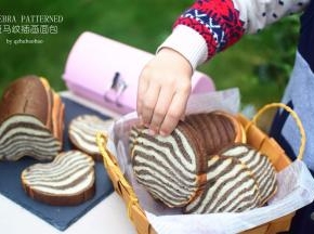 斑马纹插画面包ZEBRA PATTERNED