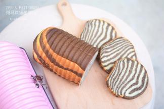 斑马纹插画面包ZEBRA PATTERNED