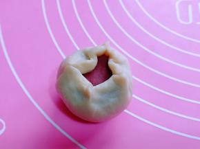 虎口手法包起来，收口捏紧朝下。