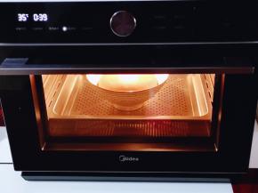 蒸烤箱35度40分钟，时间到后不要立即取出，继续发酵15分钟。