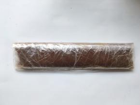 枣泥降至手温时，取一个大号保鲜袋，将枣泥倒进去，用刮板将枣泥推至保鲜袋底部，卷好入冰箱冷冻
