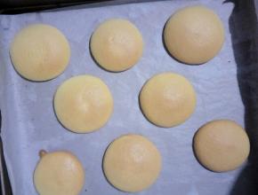 烤好的蛋糕室温放凉