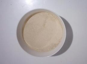 酵母放入水中融化