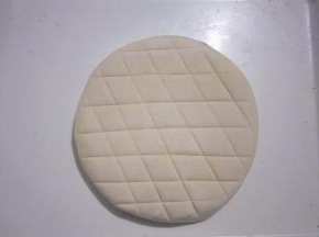 用刮刀压出自己喜欢的花纹