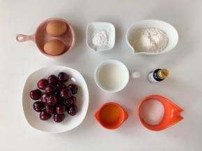 准备好食材，将黄油隔水融化，将樱桃洗净去蒂去核。（当然不去核也是可以的）

