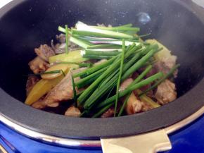 最后加入葱段，也可不加