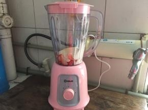 放入料理机中搅打细腻
