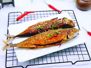 一条不辣的宝贝分分钟钟吃掉，说好吃极了，像鱼干。哈哈