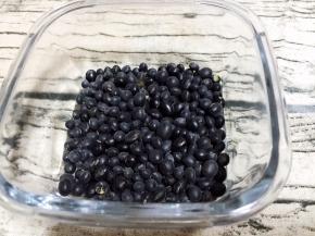 黑豆称重洗净