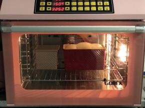 风炉烤箱上下火150度提前预热，预热好放入烤箱烘烤35分钟。