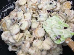 用刮刀充分拌匀后离火。