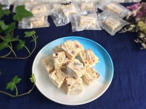 一次吃不完可以装入饼干袋里密封保存。