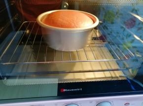 15分钟以后，烤箱上下管转140度继续烤15分钟。