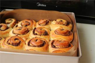 烤好的面包搭配咖啡，特别美味。