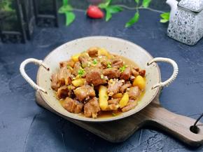 盛出装盘，撒葱花。