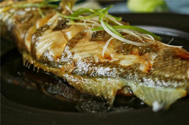 葱香蒸黄花鱼