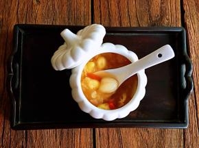 养生美容银耳羹就做好了