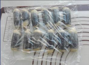 依次卷好，盖好保鲜膜，醒发10分钟
