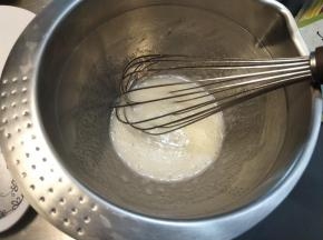 搅打均匀。