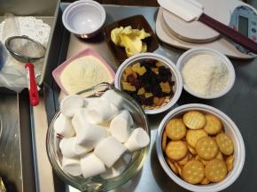 称量好全部食材。