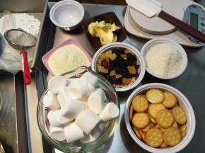 称量好全部食材。