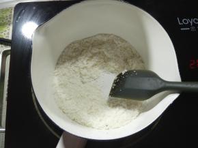 中小火炒香椰蓉。