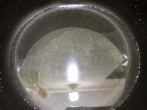 最小火加热搅拌让砂糖融化
不要煮沸腾，温热砂糖融化即可