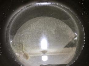 最小火加热搅拌让砂糖融化
不要煮沸腾，温热砂糖融化即可