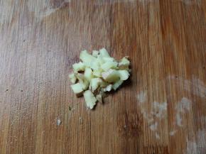 姜切成碎