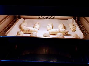 入蒸烤箱二次发酵。