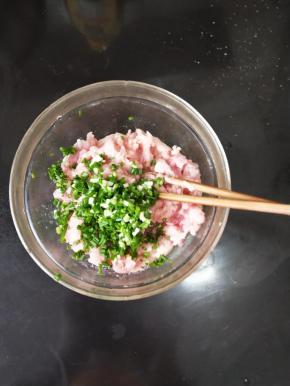 然后加入葱花。