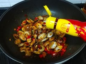 倒入豪吉川香汁。