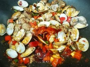 炒匀出锅即可。