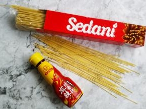 来个材料图，豪吉川香汁和意大利面包装出奇的相衬！