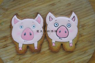 大致的轮廓填完后再填眼睛，耳蜗，鼻子部分。