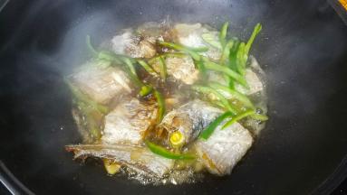 稍微炒匀入味即可（汁不用收太干，拌饭吃那个香呀）