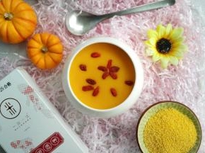 枸杞放上粥面做装饰