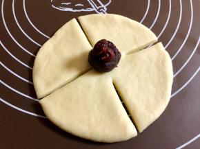 再放上几颗蔓越莓干；