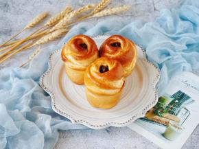 烤好后出炉放在晾网上晾凉即可。