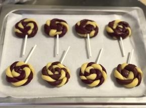 依次完成所有后摆入烤盘内。