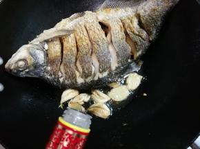 放入一勺白酒蒸发掉