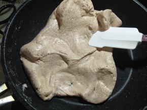 直到看不到粉末，并且表面油亮。