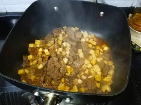 继续大火炒熟透即可