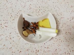 准备好调料。