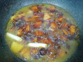 加入开水烧开。